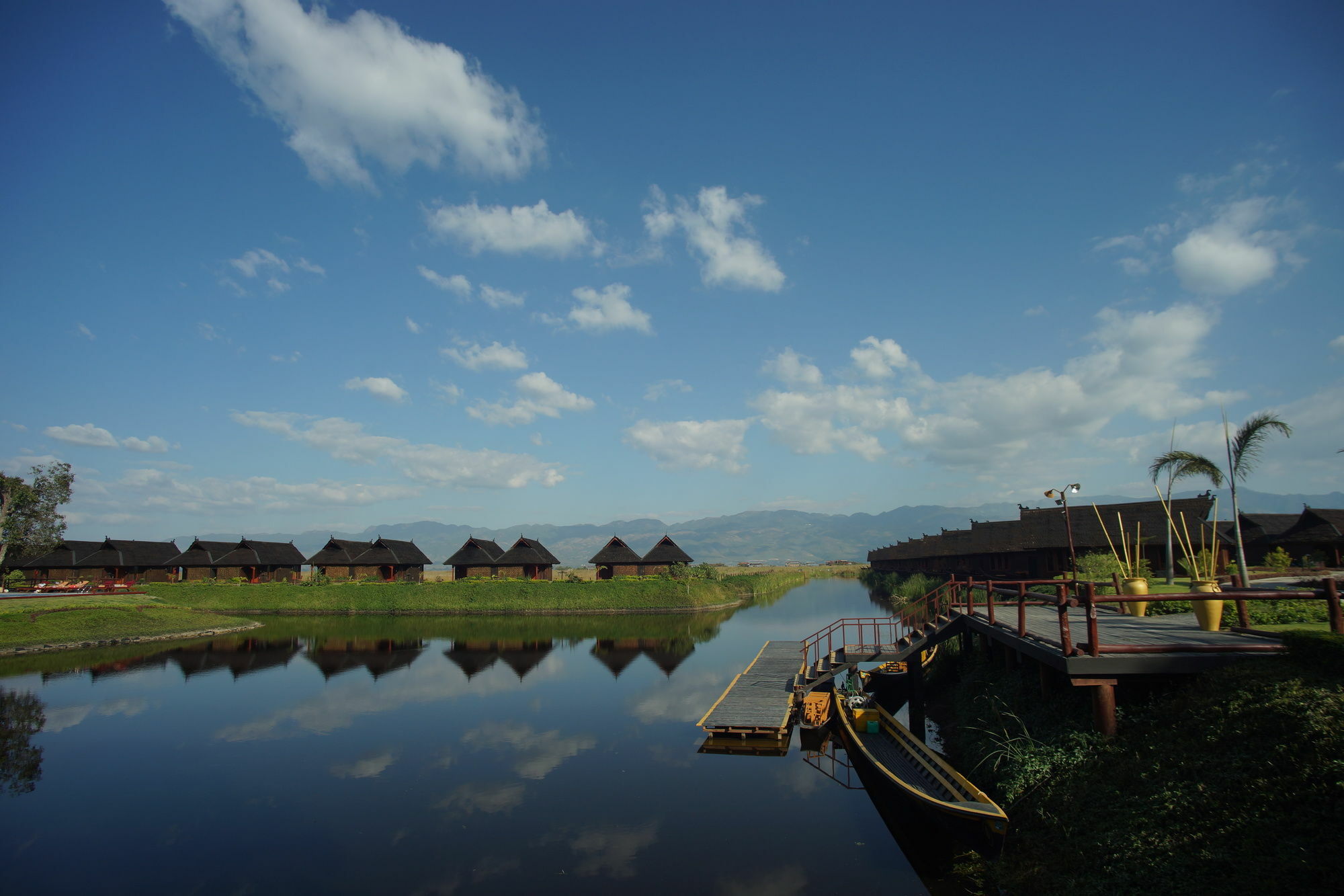 Pristine Lotus Resort 낭쉐 외부 사진